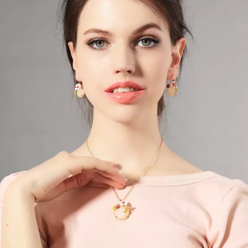 NEW 🌸 Enamel flower quartz & Crystal drop Earring - Picture 4 of 5